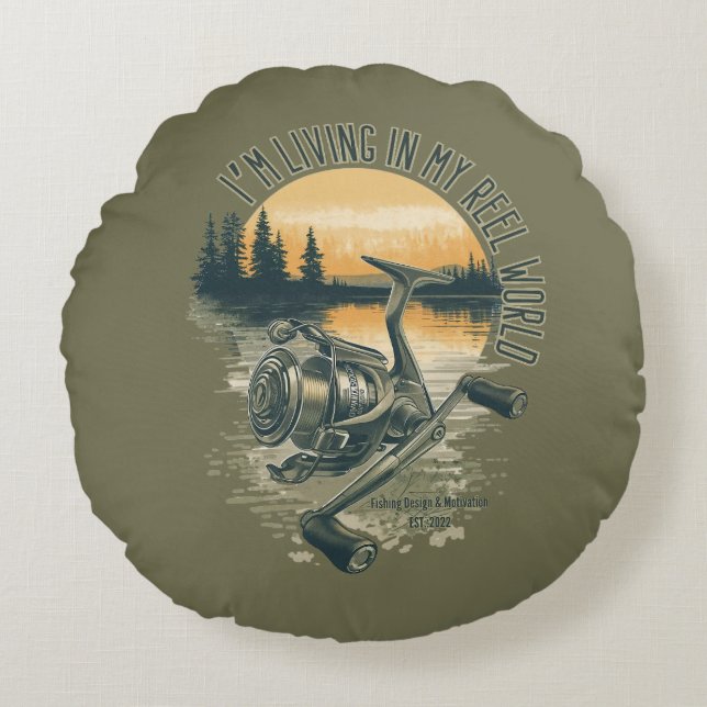 I’m Living in My Reel World | Fishing lake  Rond Kussen (Voorkant)