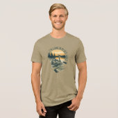 I’m Living in My Reel World | Fishing lake  Tri-Blend Shirt (Voorkant volledig)