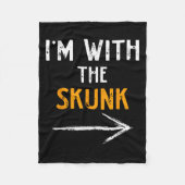 I’m With The Skunk Funny Halloween Matching Couple Fleece Deken (Voorkant)
