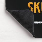 I’m With The Skunk Funny Halloween Matching Couple Muismat (Hoek)