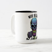 I Need to Slay but First Coffee Tweekleurige Koffiemok (Voorkant links)