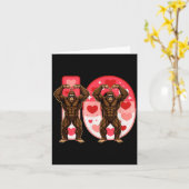 I-o Koppels Overeenkomende Grappige Bigfoot In Mid Kaart (Gele Bloem)