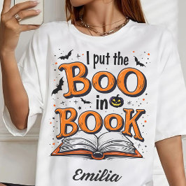 I Put The Book in Halloween T-shirt voor schrijver