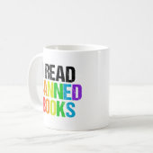 I Read Banned Books Rainbow Koffiemok (Voorkant links)