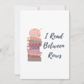I Read Between Rows Crochet Knitting Book Lover Feestdagenkaart (Voorkant)