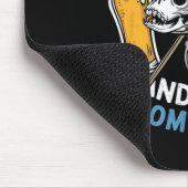 I redt vis uit water en Drink bier uit flessen Muismat (Hoek)