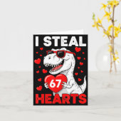 I Steal 67 Hearts Funny 67 Valentine Dinosaur Men  Kaart (Gele Bloem)