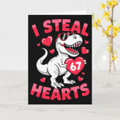 I Steal 67 Hearts Funny 67 Valentine Dinosaur Men  Kaart (Gele Bloem)