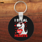 I Steal 67 Hearts Funny 67 Valentine Dinosaur Men  Sleutelhanger (Voorkant)