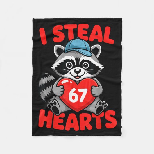 I Steal 67 Hearts Funny 67 Valentine Raccoon Men B Fleece Deken (Voorkant)