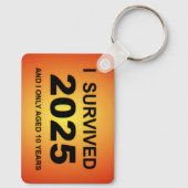 I Survived 2025  Sleutelhanger (Achterkant)