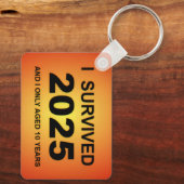 I Survived 2025  Sleutelhanger (Achterkant)