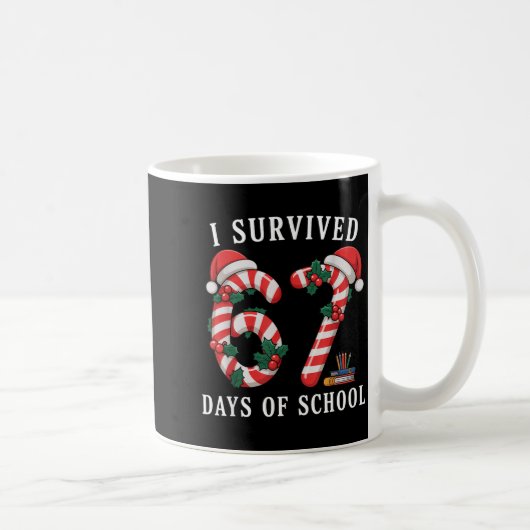 I Survived 67 Days Of School Christmas Candy Cane  Koffiemok (Rechts)