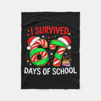 I Survived 67 Days Of School Christmas  Fleece Deken