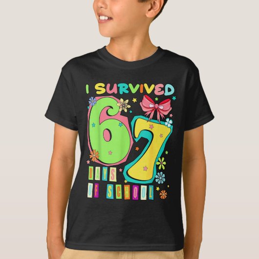 I Survived 67 Days Of School Coquette Bow Teachers T-shirt (Voorkant)