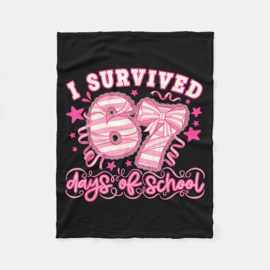 I Survived 67 Days Of School Funny 67 Teachers Stu Fleece Deken (Voorkant)
