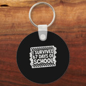 I Survived 67 Days Of School Funny 67 Teachers Stu Sleutelhanger (Voorkant)