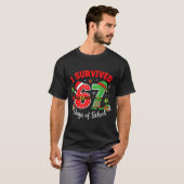 I Survived 67 Days Of School Funny Christmas Teach T-shirt (Voorkant volledig)