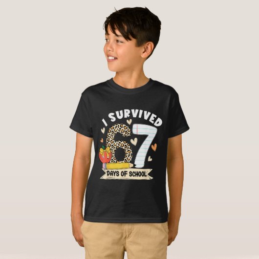 I Survived 67 Days Of School Funny Leopard Student T-shirt (Voorkant volledig)