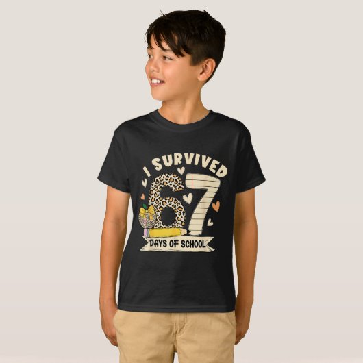 I Survived 67 Days Of School Funny Leopard Student T-shirt (Voorkant volledig)