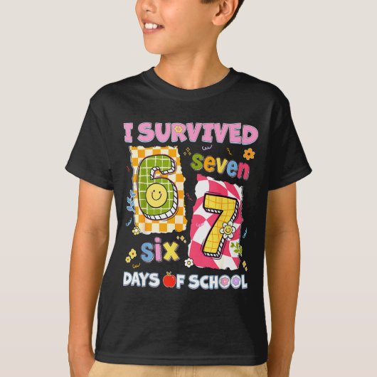 I Survived 67 Days Of School Funny Meme Boy Girl T T-shirt (Voorkant)