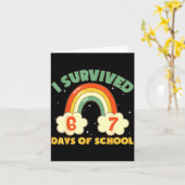 I Survived 67 Days Of School Funny Meme Student Te Kaart (Gele Bloem)