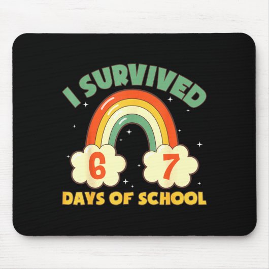 I Survived 67 Days Of School Funny Meme Student Te Muismat (Voorkant)