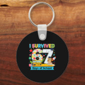 I Survived 67 Days Of School Funny Meme Teacher St Sleutelhanger (Voorkant)