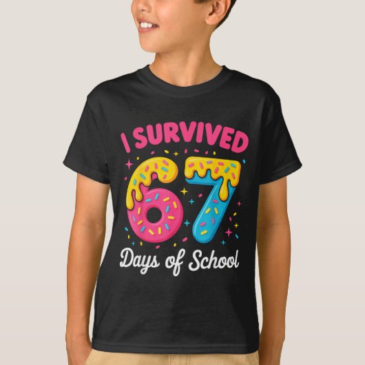 I Survived 67 Days Of School Funny Meme Teacher St T-shirt (Voorkant)
