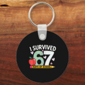 I Survived 67 Days Of School Funny Student Style Sleutelhanger (Voorkant)