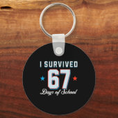 I Survived 67 Days Of School Funny Teacher And Stu Sleutelhanger (Voorkant)