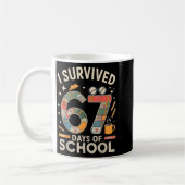 I Survived 67 Days Of School - Funny Teachers Stud Koffiemok (Links)
