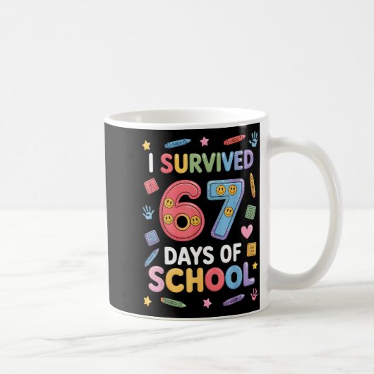I Survived 67 Days Of School - Funny Teachers Stud Koffiemok (Rechts)