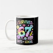 I Survived 67 Days Of School - Funny Teachers Stud Koffiemok (Links)