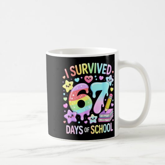 I Survived 67 Days Of School - Funny Teachers Stud Koffiemok (Rechts)