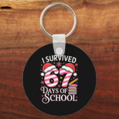 I Survived 67 Days Of School - Funny Teachers Stud Sleutelhanger (Voorkant)