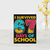 I Survived 67 Days Of School Ice Cream Drip Six Se Kaart (Gele Bloem)