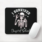 I Survived 67 Days Of School Skeleton Student Teac Muismat (Met muis)