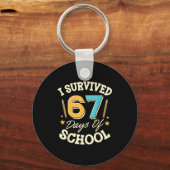 I Survived 67 Days Of School Teachers Students Mem Sleutelhanger (Voorkant)