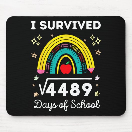 I Survived 67 Square Root Days Of School Funny Mem Muismat (Voorkant)
