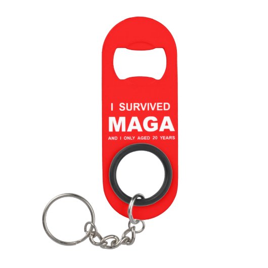 I Survived MAGA Mini Flessenopener (Voorkant)