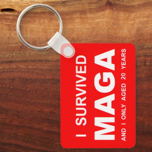 I Survived MAGA Sleutelhanger (Voorkant)