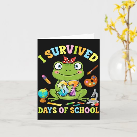 I Survived Six Seven Days Of School Cute Frog Stud Kaart (Gele Bloem)