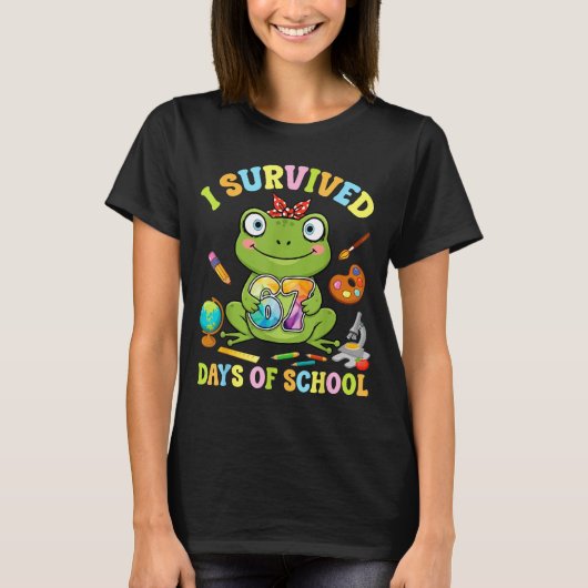 I Survived Six Seven Days Of School Cute Frog Stud T-shirt (Voorkant)