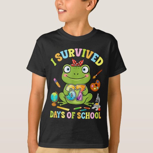 I Survived Six Seven Days Of School Cute Frog Stud T-shirt (Voorkant)