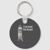 I Survived The Rocket Funny Apparel Sleutelhanger (Voorkant)