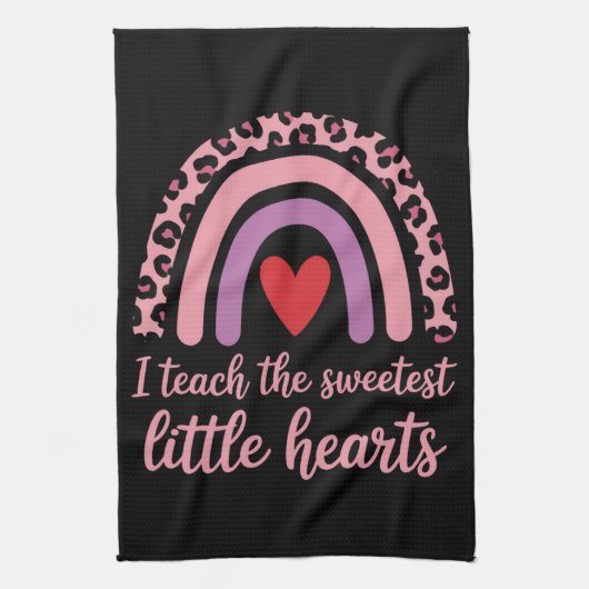I Teach The Sweetest Hearts Rainbow Teacher Theedoek (Verticaal)