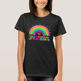 I Teach The Sweetest Hearts Rainbow Teacher Valent T-shirt