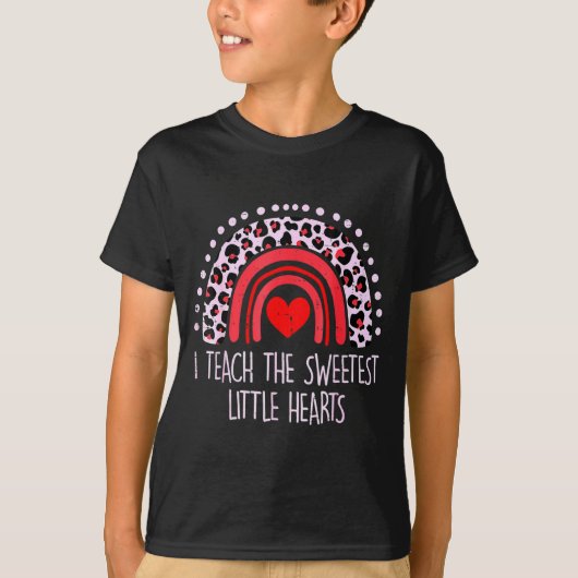 I Teach The Sweetest Hearts Rainbow Teacher Valent T-shirt (Voorkant)