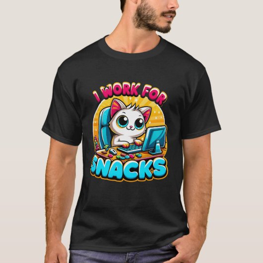 ​"I Work For Snacks" Funny Cat Working At Computer T-shirt (Voorkant)